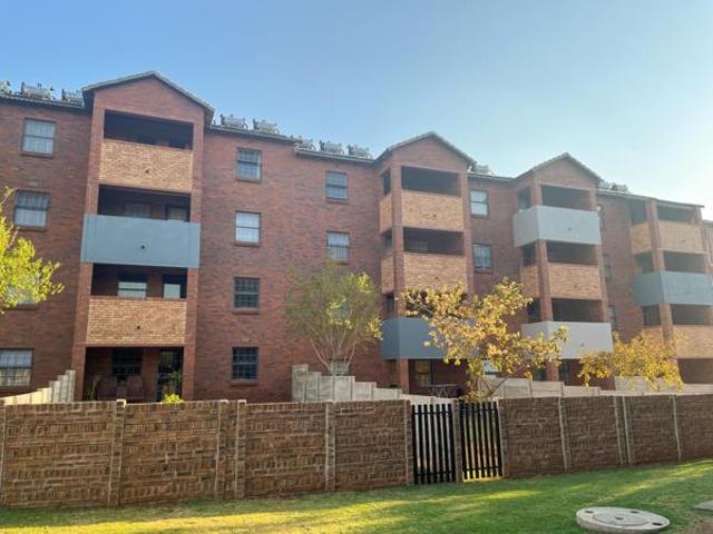 2 Bedroom Apartment in Montana Park