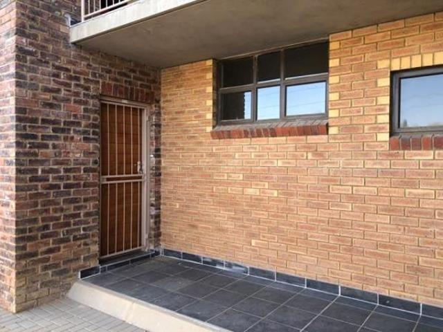 2 Bedroom Apartment in Moreleta Park