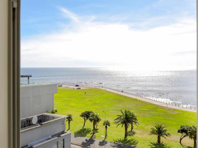 2 Bedroom Apartment in Mouille Point