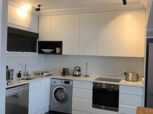2 Bedroom Apartment in Mouille Point