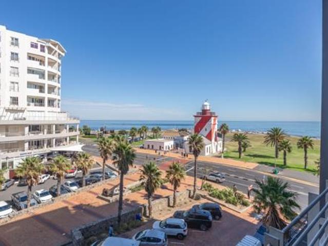 2 Bedroom Apartment in Mouille Point