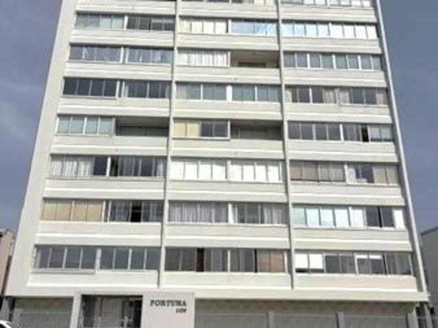 2 Bedroom Apartment in Mouille Point