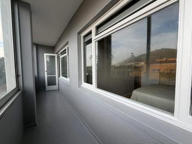 2 Bedroom Apartment in Mouille Point