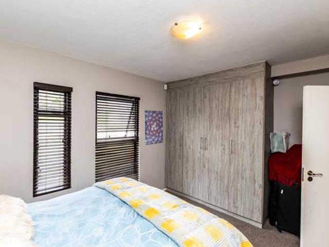 2 Bedroom Apartment in Nahoon Valley Park