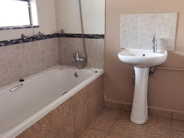 2 Bedroom Apartment in Nelspruit Mbombela Central