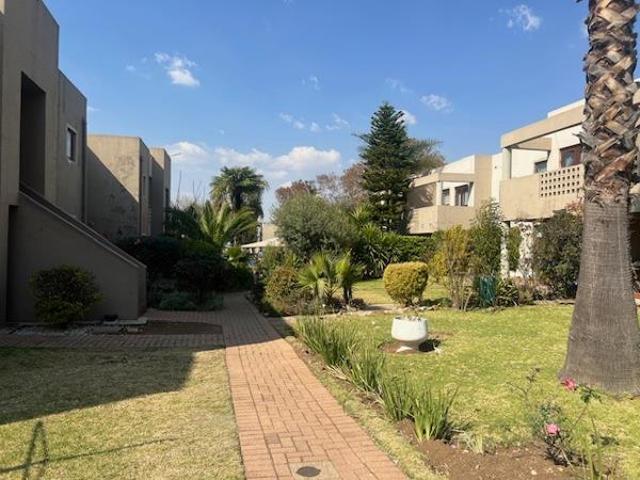 2 Bedroom Apartment in Newmarket Park