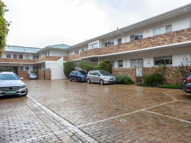 2 Bedroom Apartment in Newlands