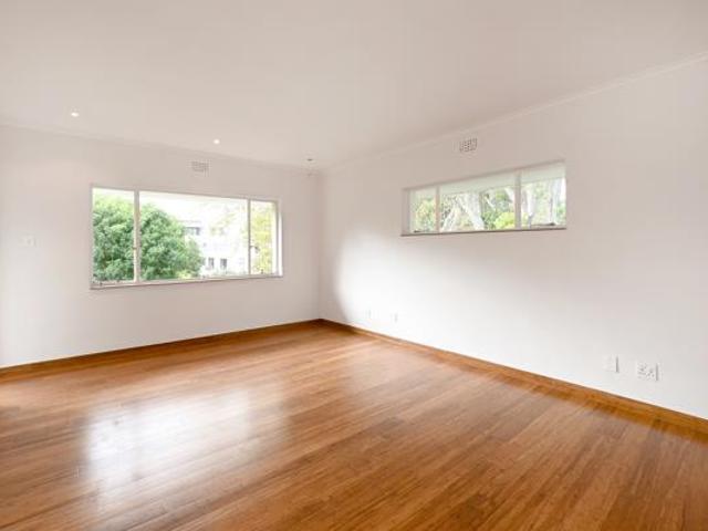 2 Bedroom Apartment in Newlands