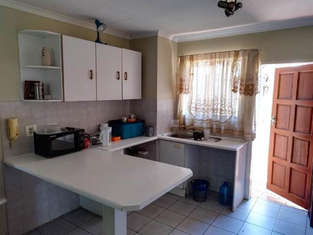 2 Bedroom Apartment in Newlands