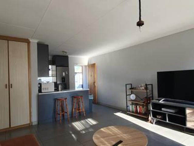 2 Bedroom Apartment in Newlands
