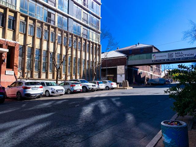 2 Bedroom Apartment in Newtown