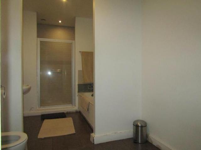 2 Bedroom Apartment in Newtown