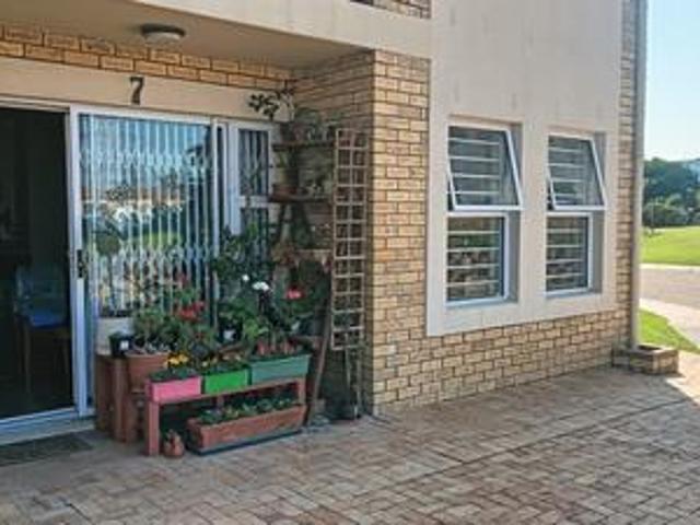 2 bedroom apartment in othello retir.