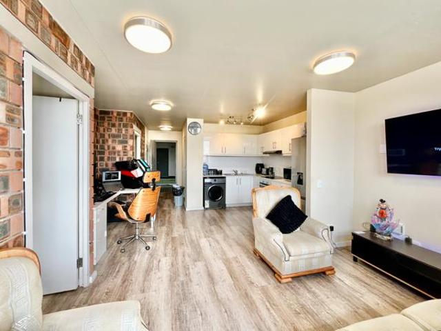 2 Bedroom Apartment in Observatory