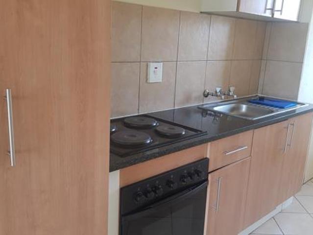 2 Bedroom Apartment in Olievenhoutbosch