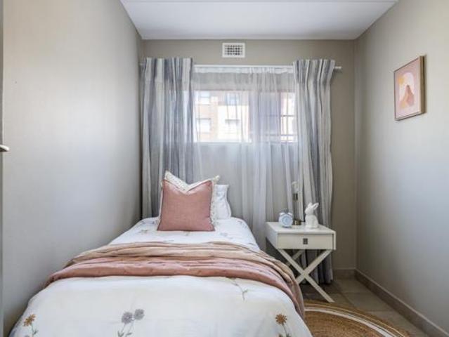2 Bedroom Apartment in Olievenhoutbosch
