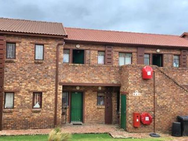 2 Bedroom Apartment in Olievenhoutbosch