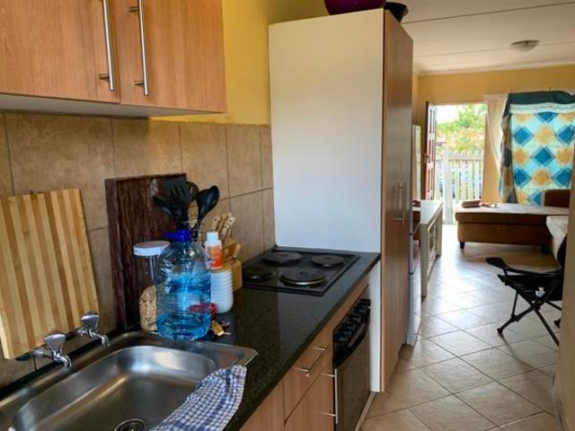 2 Bedroom Apartment in Olievenhoutbosch