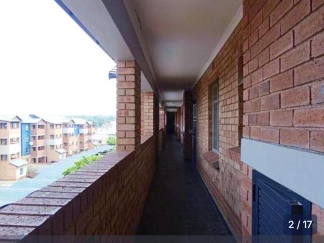 2 Bedroom Apartment in Olievenhoutbosch