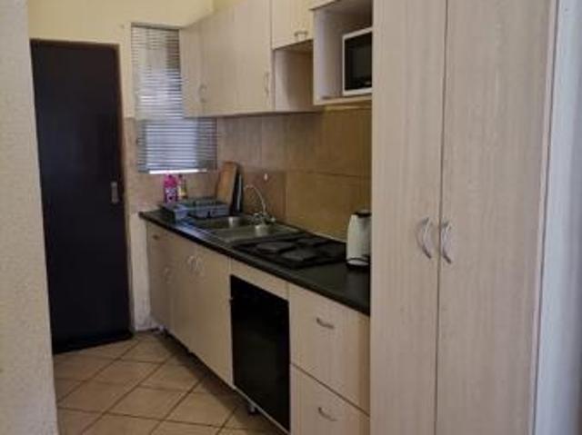 2 Bedroom Apartment in Olievenhoutbosch