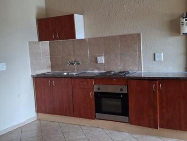 2 Bedroom Apartment in Olievenhoutbosch