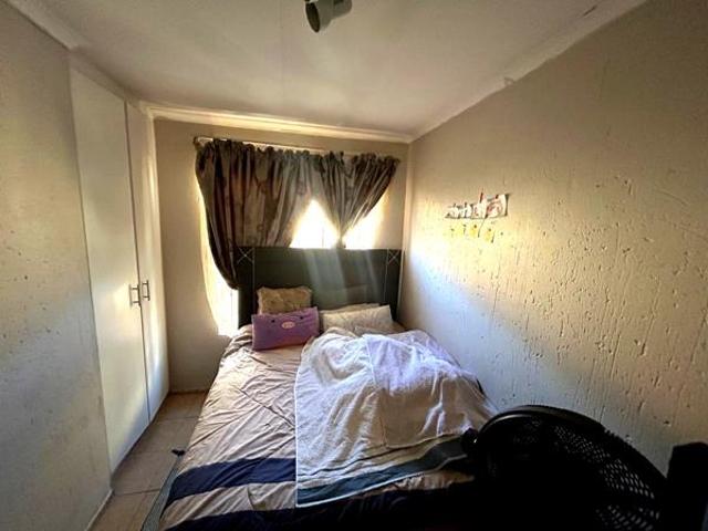 2 Bedroom Apartment in Olievenhoutbosch