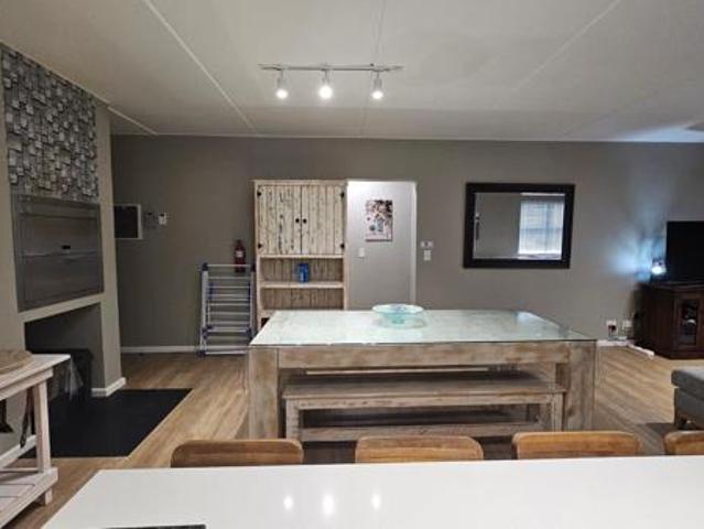 2 Bedroom Apartment in Oliphantskop