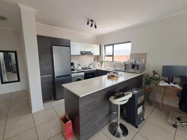 2 Bedroom Apartment in Olivedale