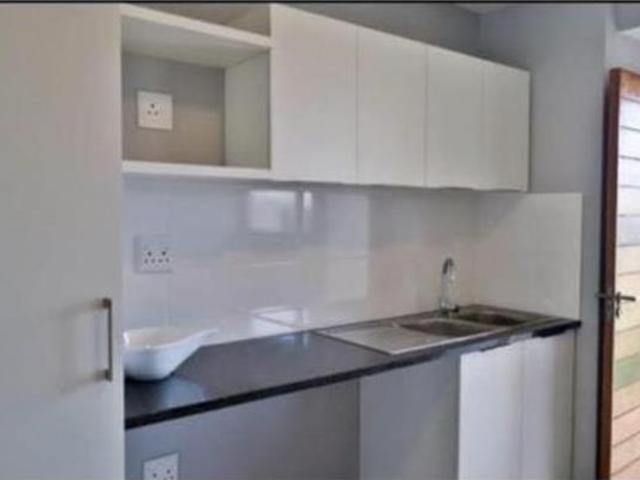 2 Bedroom Apartment in Athlone Park