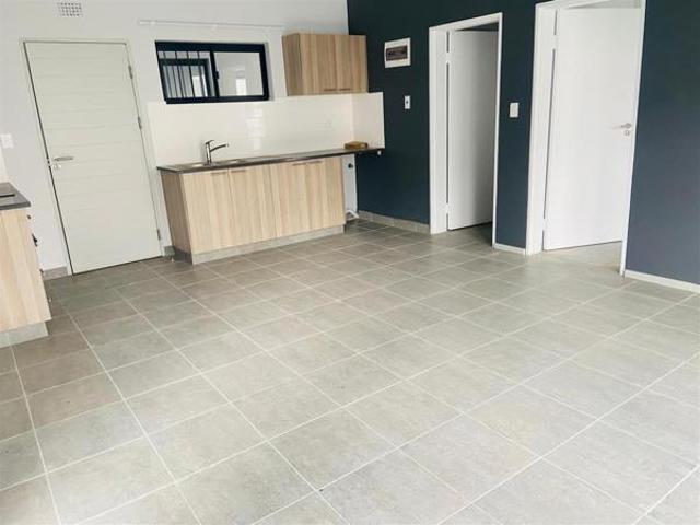 2 Bedroom Apartment in Athlone Park