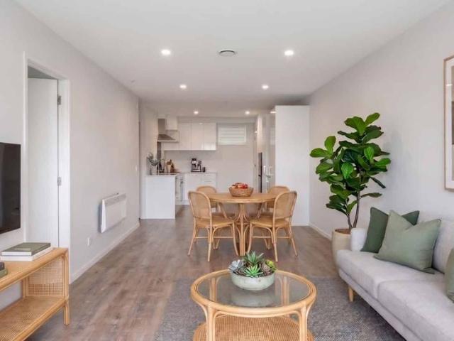 2 bedroom apartment in Avondale