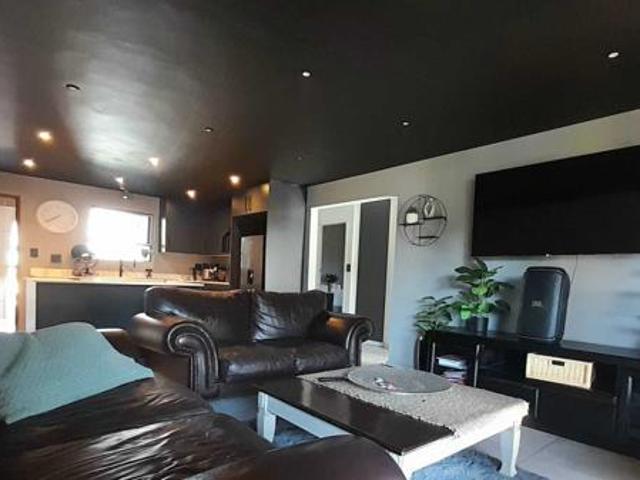 2 Bedroom Apartment in Abrahamsrust
