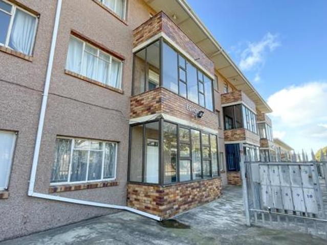 2 Bedroom Apartment in Adcockvale