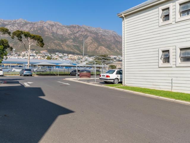 2 Bedroom Apartment in Admirals Park