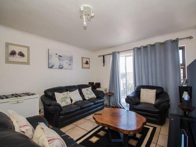 2 Bedroom Apartment in Admirals Park