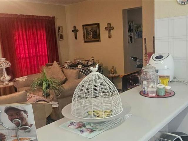 2 Bedroom Apartment in Alberton