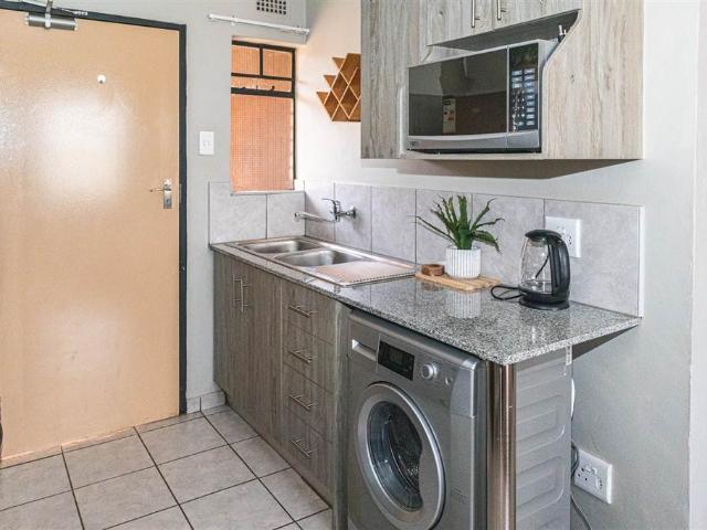 2 Bedroom Apartment in Alrode