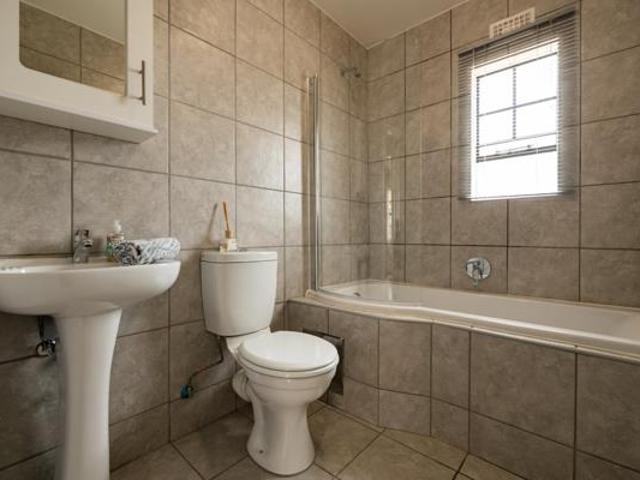 2 Bedroom Apartment in Alrode
