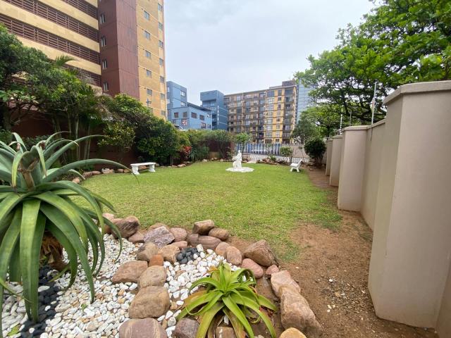 2 Bedroom Apartment in Amanzimtoti