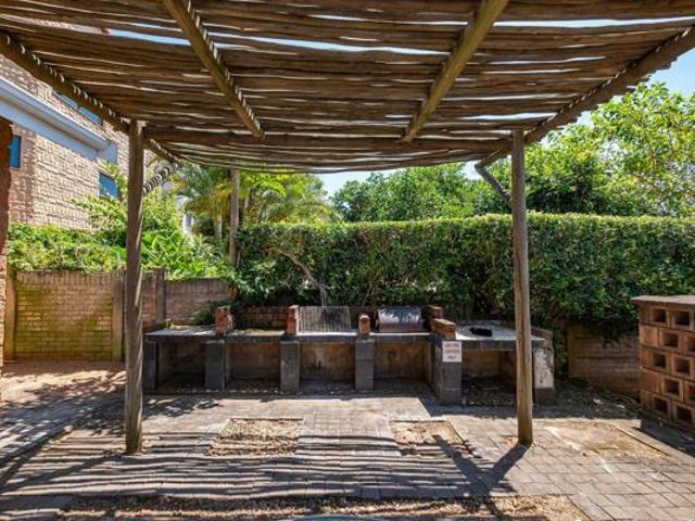 2 Bedroom Apartment in Amanzimtoti