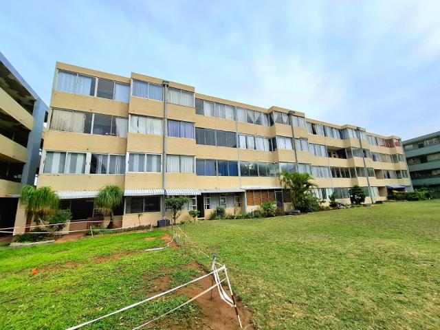 2 Bedroom Apartment in Amanzimtoti