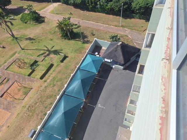 2 Bedroom Apartment in Amanzimtoti
