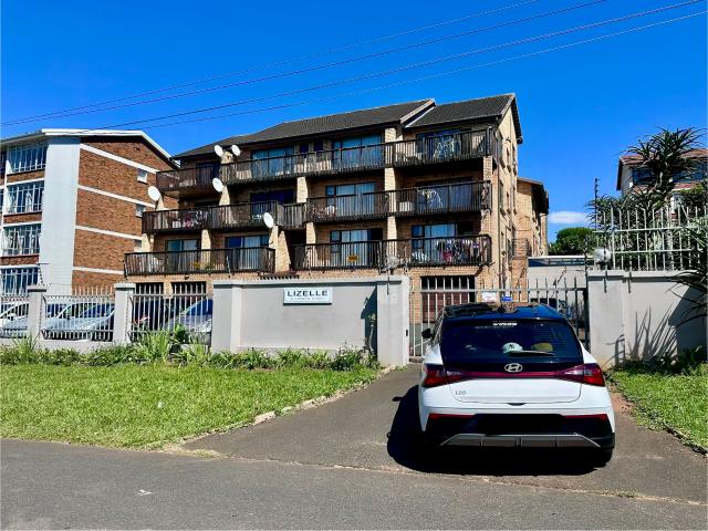2 Bedroom Apartment in Amanzimtoti