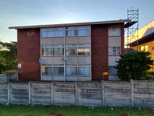 2 Bedroom Apartment in Amanzimtoti