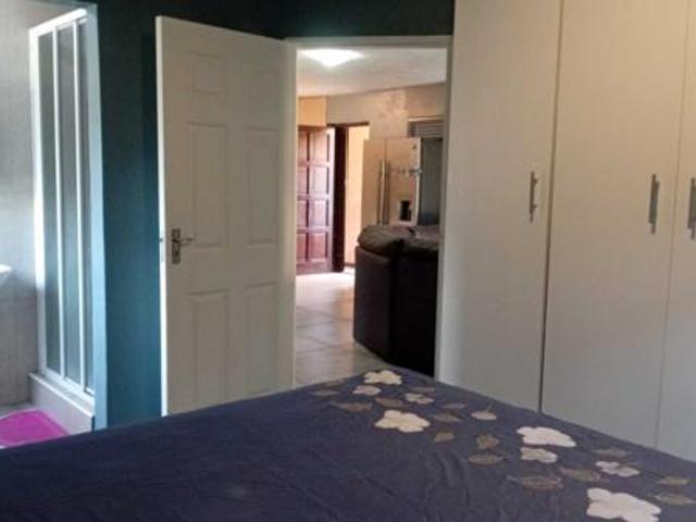 2 Bedroom Apartment in Amanzimtoti
