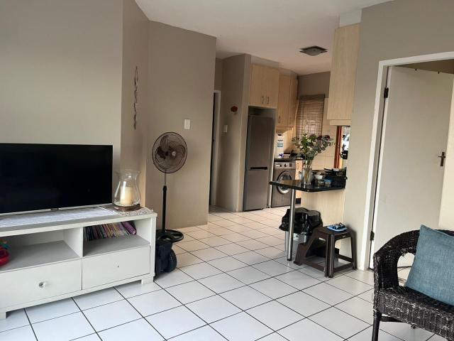 2 Bedroom Apartment in Amanzimtoti