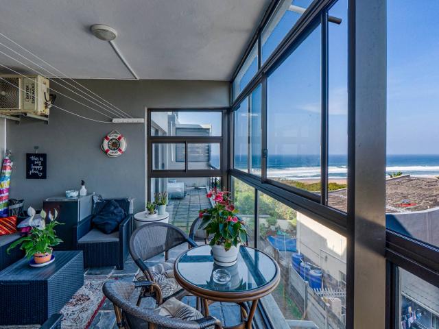 2 Bedroom Apartment in Amanzimtoti