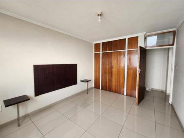 2 Bedroom Apartment in Amanzimtoti
