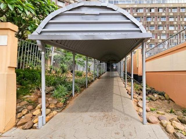 2 Bedroom Apartment in Amanzimtoti