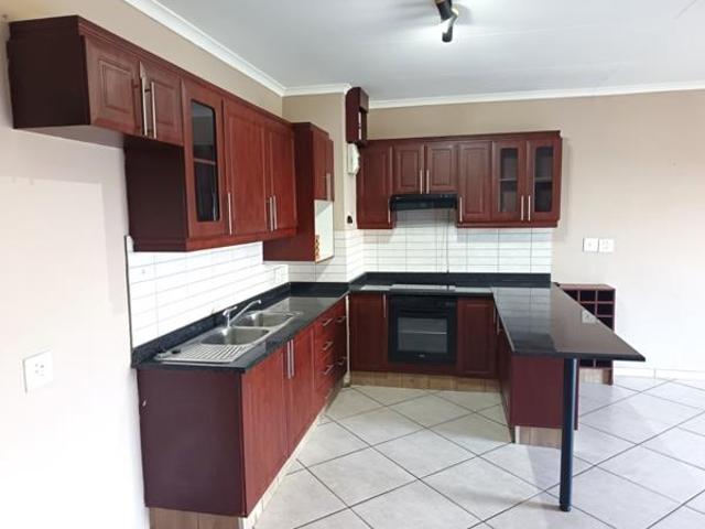 2 Bedroom Apartment in Amanzimtoti